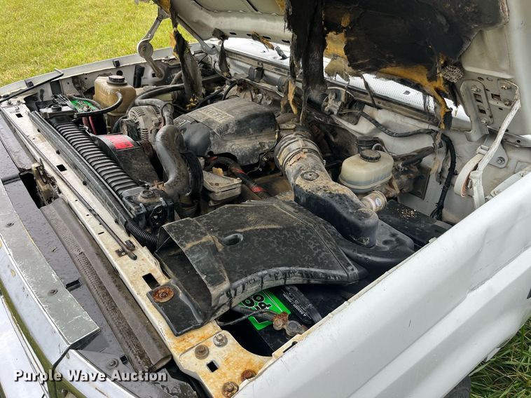 image for item MG9467 1996 Ford F450 Super Duty  flatbed truck