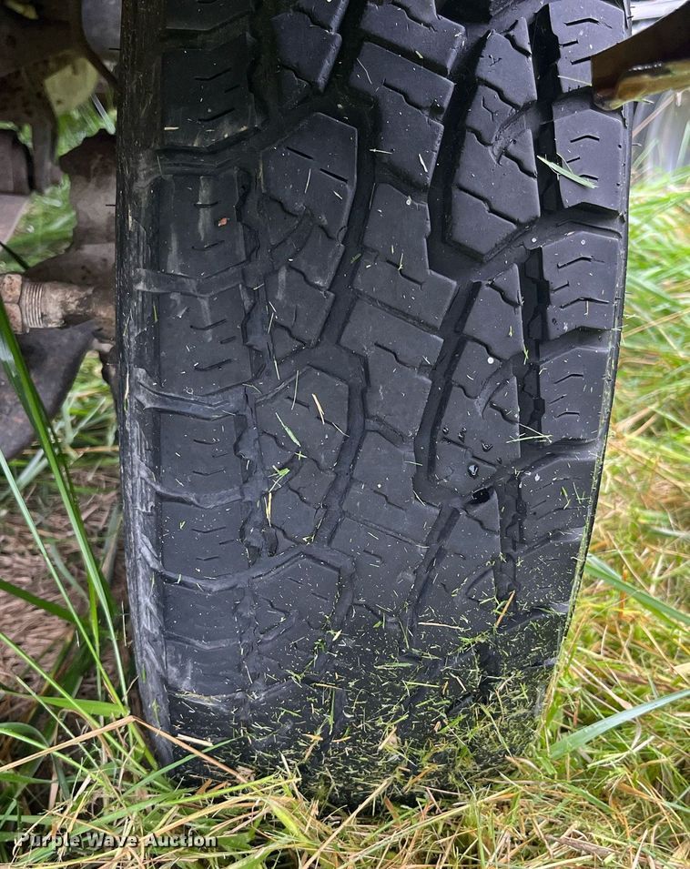 image for item MG9467 1996 Ford F450 Super Duty  flatbed truck