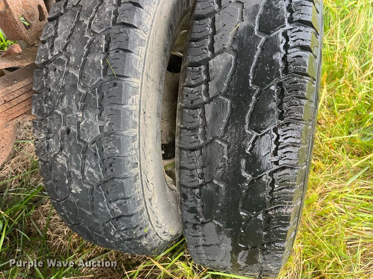 image for item MG9467 1996 Ford F450 Super Duty  flatbed truck