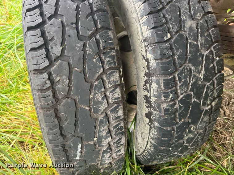 image for item MG9467 1996 Ford F450 Super Duty  flatbed truck