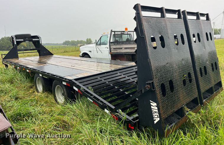 image for item MG9468 2016 Big Tex 22GN-20BK+5MR equipment trailer