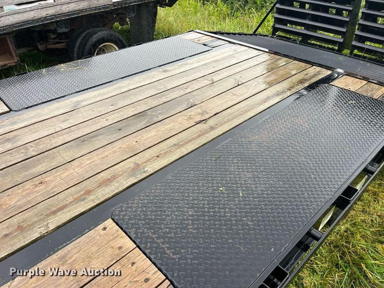 image for item MG9468 2016 Big Tex 22GN-20BK+5MR equipment trailer