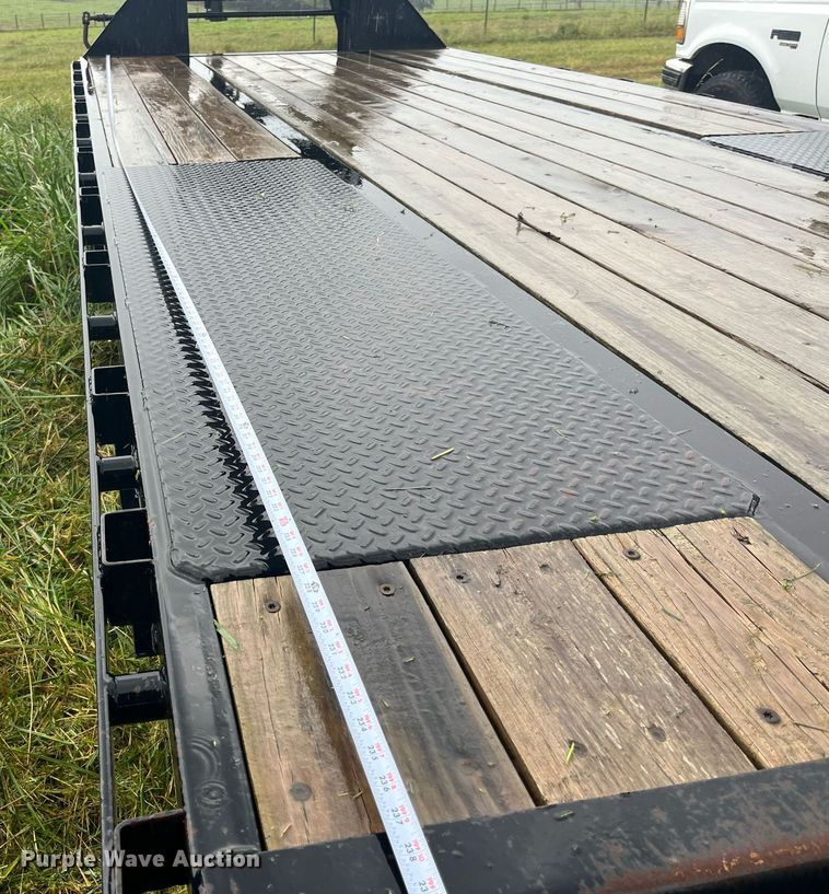 image for item MG9468 2016 Big Tex 22GN-20BK+5MR equipment trailer