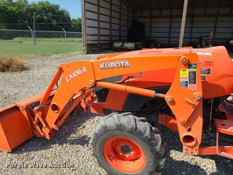 image for item MJ9319 2014 Kubota MX5200D  MFWD tractor