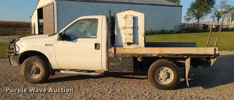 image for item MJ9331 2000 Ford F250 Super Duty  bale bed pickup truck