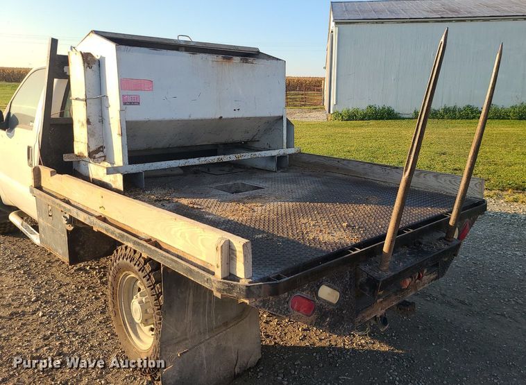 image for item MJ9331 2000 Ford F250 Super Duty  bale bed pickup truck
