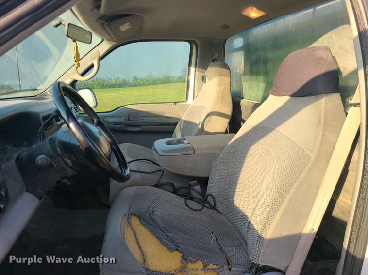 image for item MJ9331 2000 Ford F250 Super Duty  bale bed pickup truck