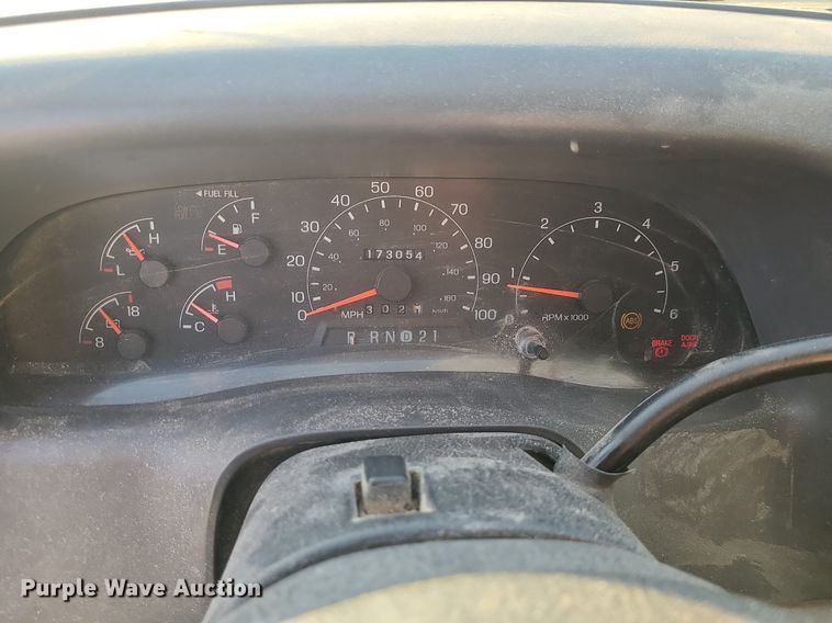 image for item MJ9331 2000 Ford F250 Super Duty  bale bed pickup truck