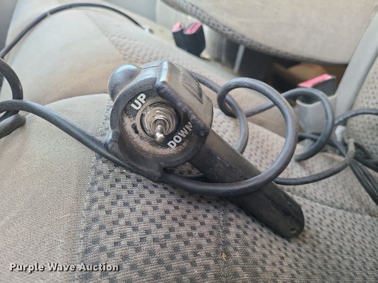 image for item MJ9331 2000 Ford F250 Super Duty  bale bed pickup truck