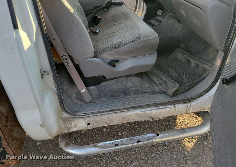 image for item MJ9331 2000 Ford F250 Super Duty  bale bed pickup truck