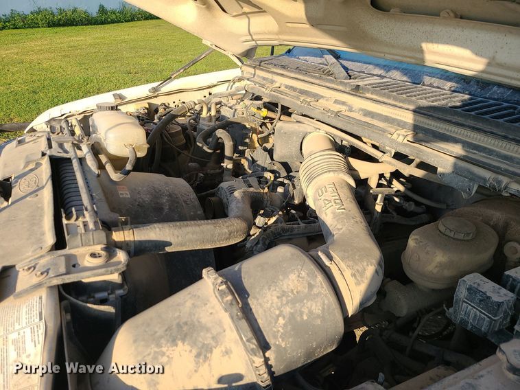 image for item MJ9331 2000 Ford F250 Super Duty  bale bed pickup truck