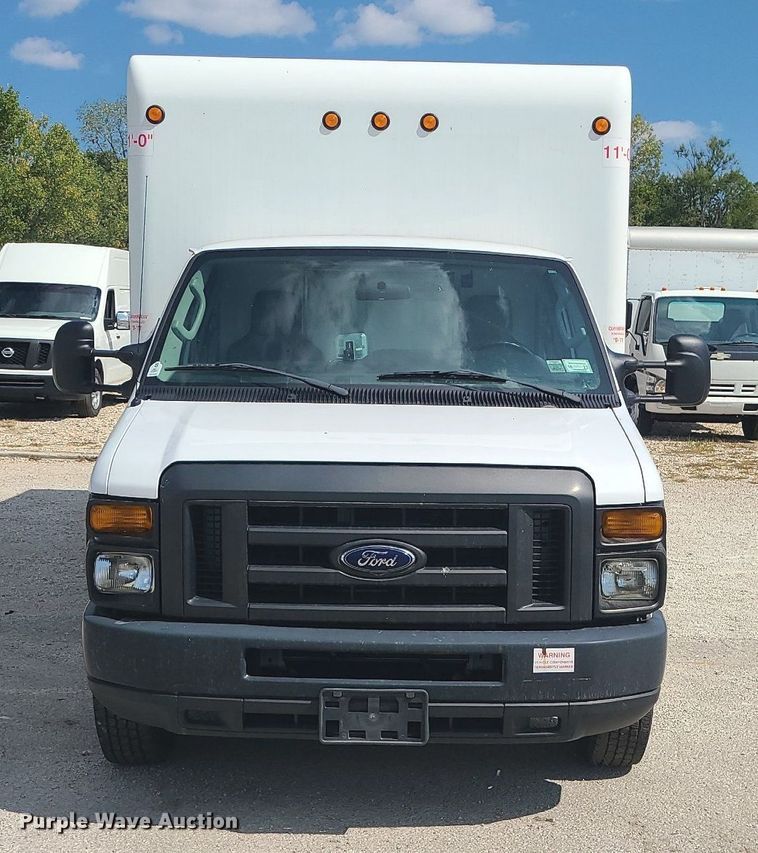 image for item MJ9333 2017 Ford E350 Super Duty  box truck