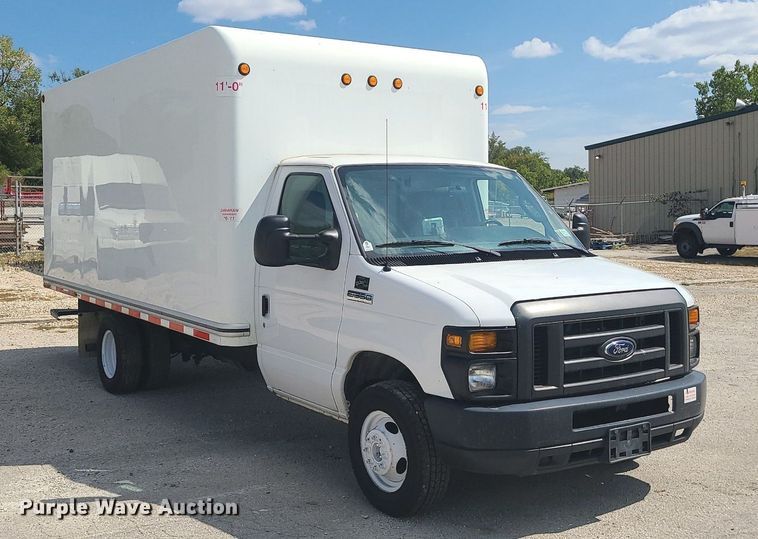 image for item MJ9333 2017 Ford E350 Super Duty  box truck