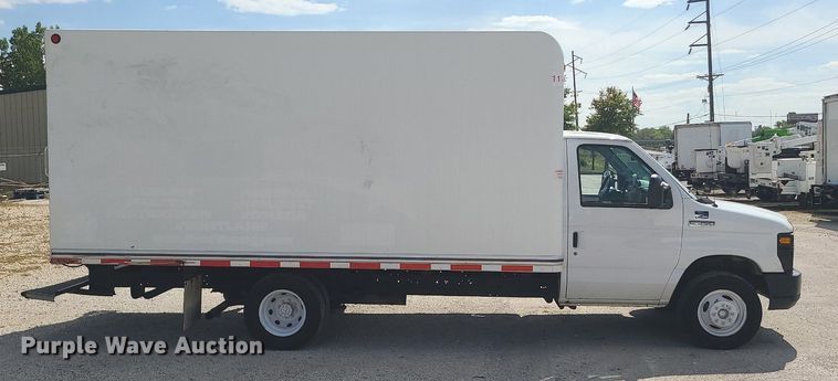 image for item MJ9333 2017 Ford E350 Super Duty  box truck
