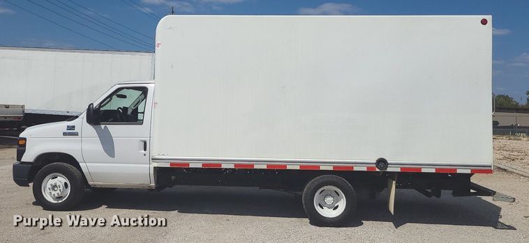 image for item MJ9333 2017 Ford E350 Super Duty  box truck