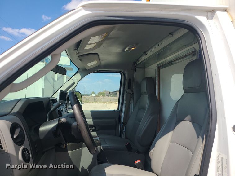 image for item MJ9333 2017 Ford E350 Super Duty  box truck