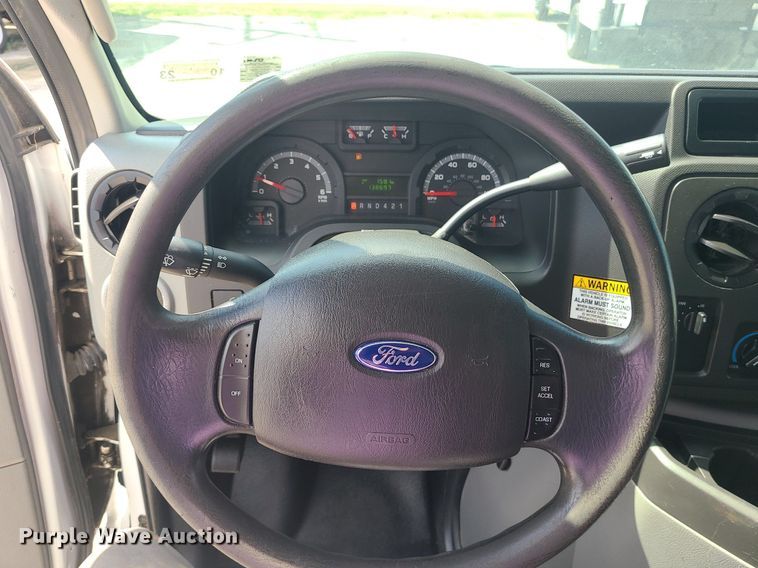 image for item MJ9333 2017 Ford E350 Super Duty  box truck