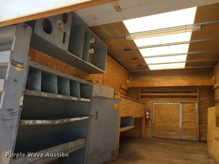 image for item MJ9333 2017 Ford E350 Super Duty  box truck