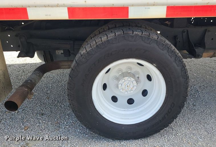 image for item MJ9333 2017 Ford E350 Super Duty  box truck