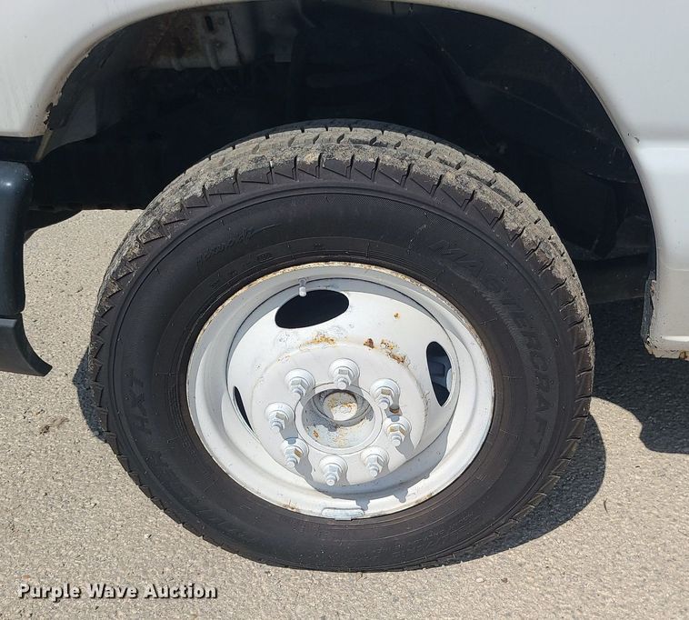 image for item MJ9333 2017 Ford E350 Super Duty  box truck