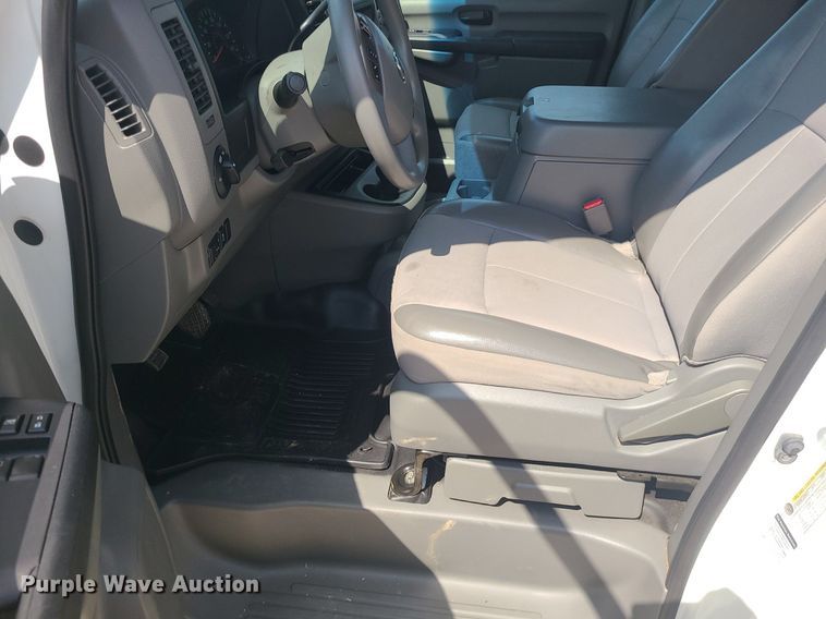 image for item MJ9334 2018 Nissan NV2500  van