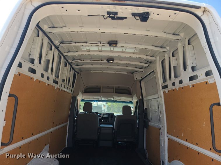 image for item MJ9334 2018 Nissan NV2500  van