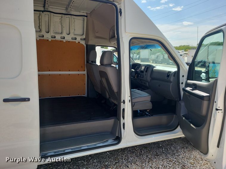 image for item MJ9334 2018 Nissan NV2500  van