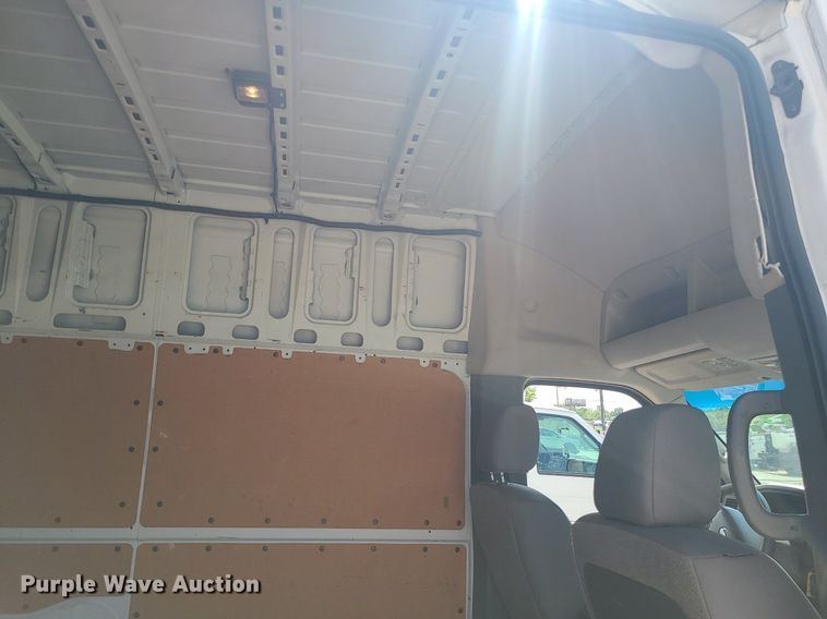 image for item MJ9334 2018 Nissan NV2500  van