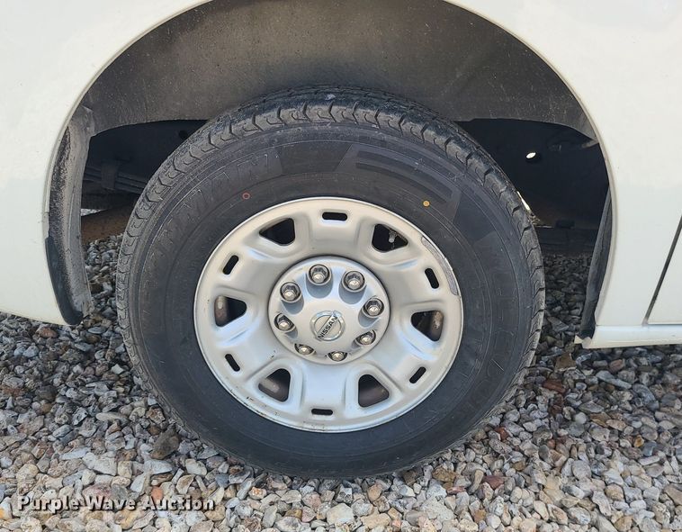 image for item MJ9334 2018 Nissan NV2500  van