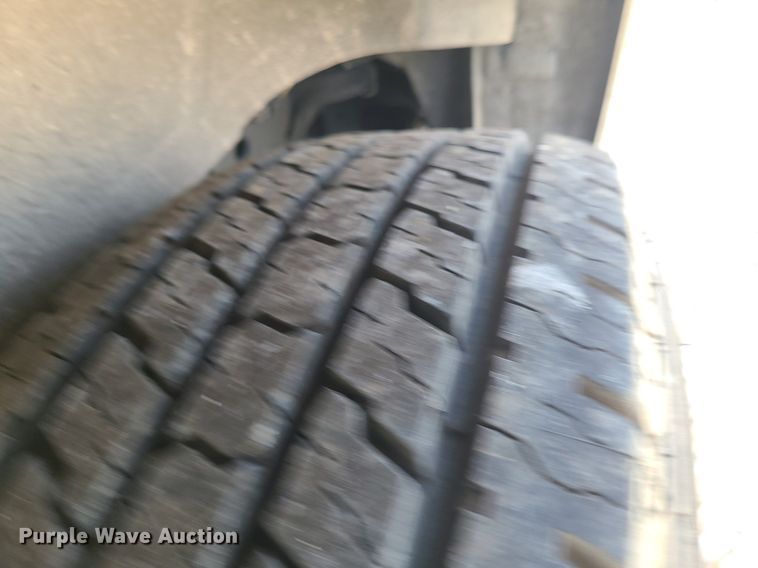 image for item MJ9334 2018 Nissan NV2500  van