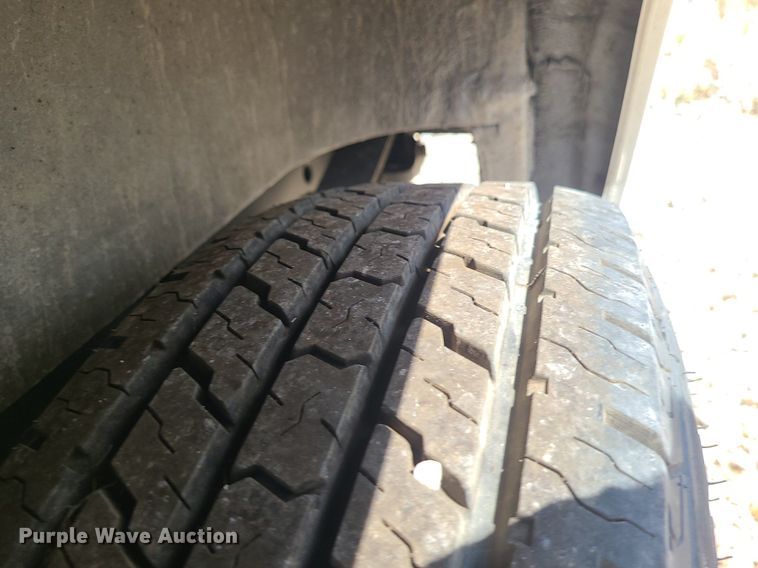 image for item MJ9334 2018 Nissan NV2500  van