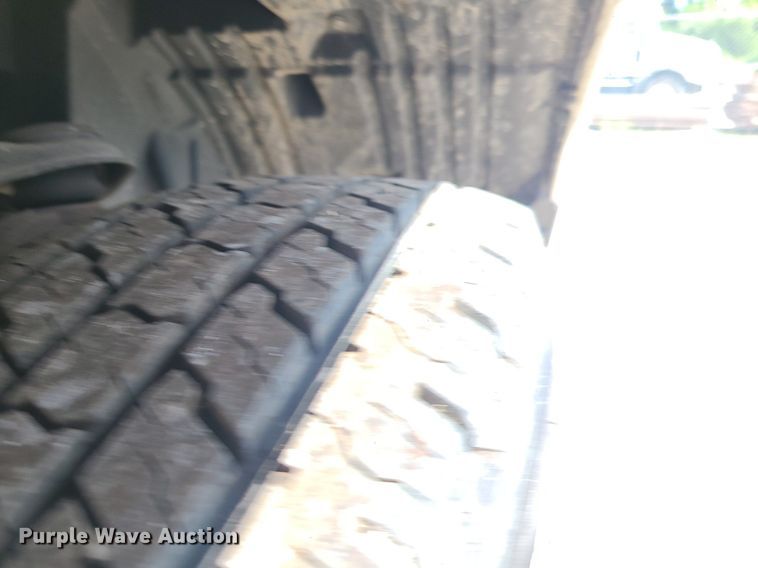 image for item MJ9334 2018 Nissan NV2500  van