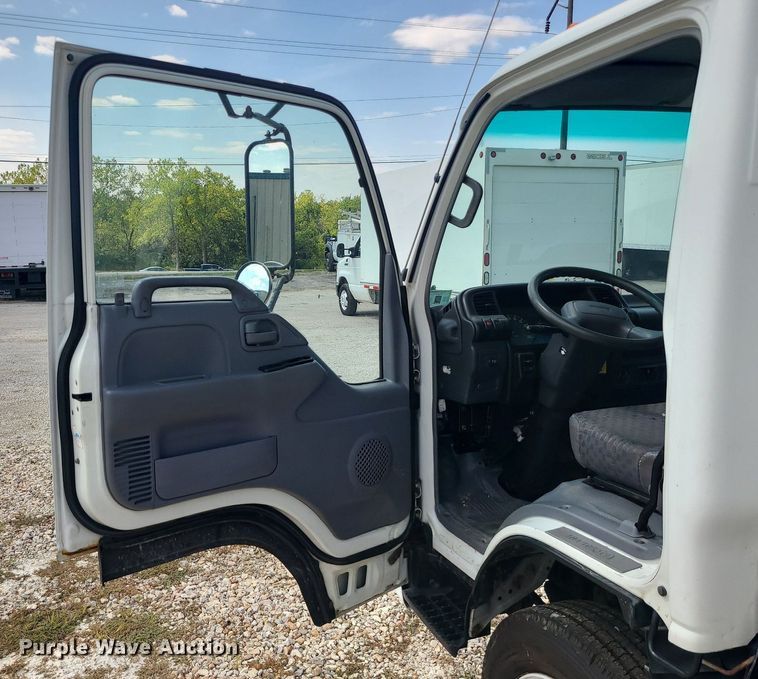 image for item MJ9335 2007 Chevrolet  W4500 box truck