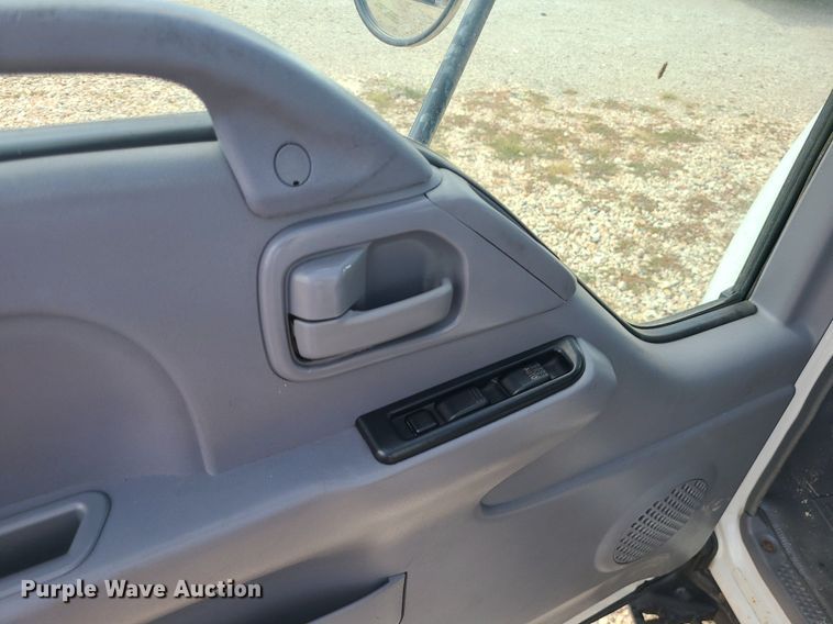 image for item MJ9335 2007 Chevrolet  W4500 box truck