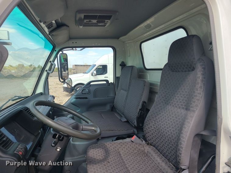 image for item MJ9335 2007 Chevrolet  W4500 box truck