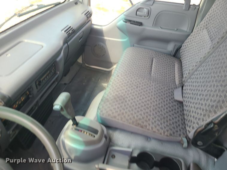 image for item MJ9335 2007 Chevrolet  W4500 box truck