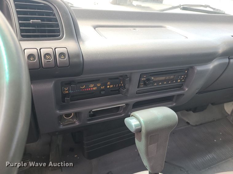 image for item MJ9335 2007 Chevrolet  W4500 box truck