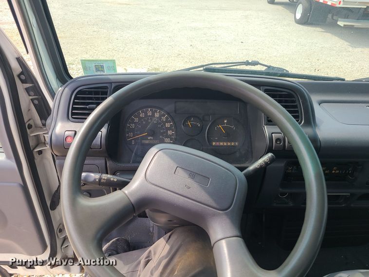 image for item MJ9335 2007 Chevrolet  W4500 box truck