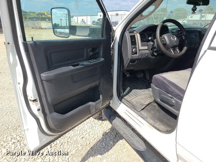 image for item MJ9337 2012 Dodge Ram 2500  Crew Cab pickup truck