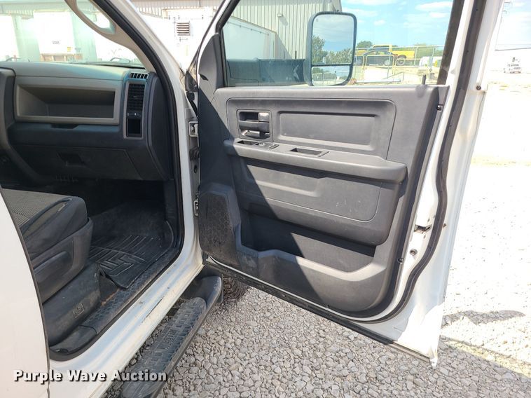 image for item MJ9337 2012 Dodge Ram 2500  Crew Cab pickup truck