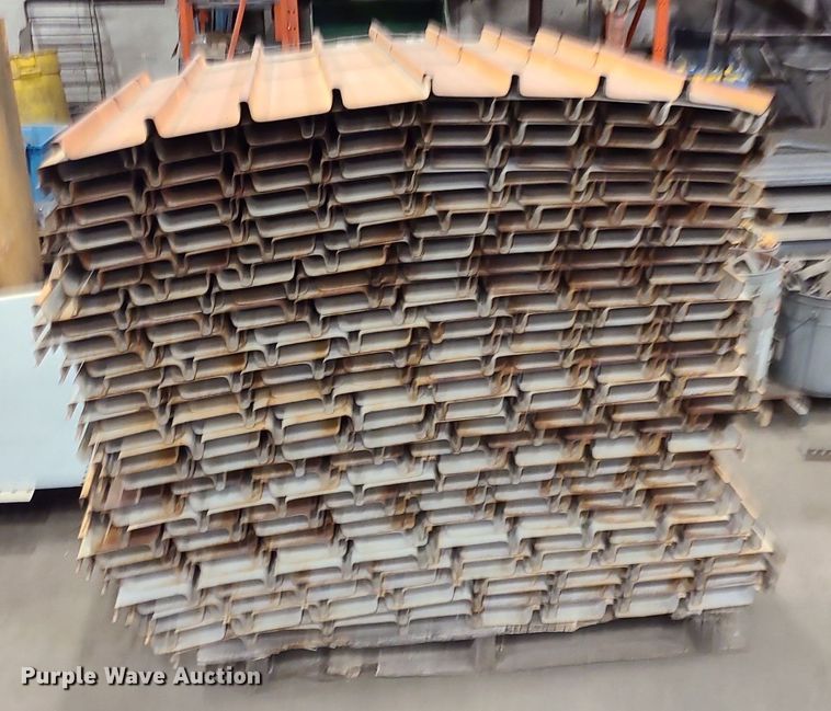 image for item MJ9349 Approximately 100 steel decking