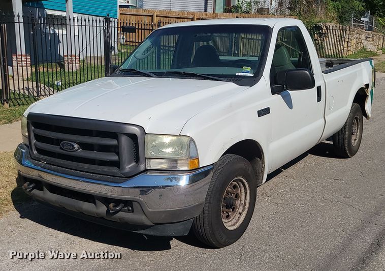 image for item MJ9350 2004 Ford F250 Super Duty XL  pickup truck