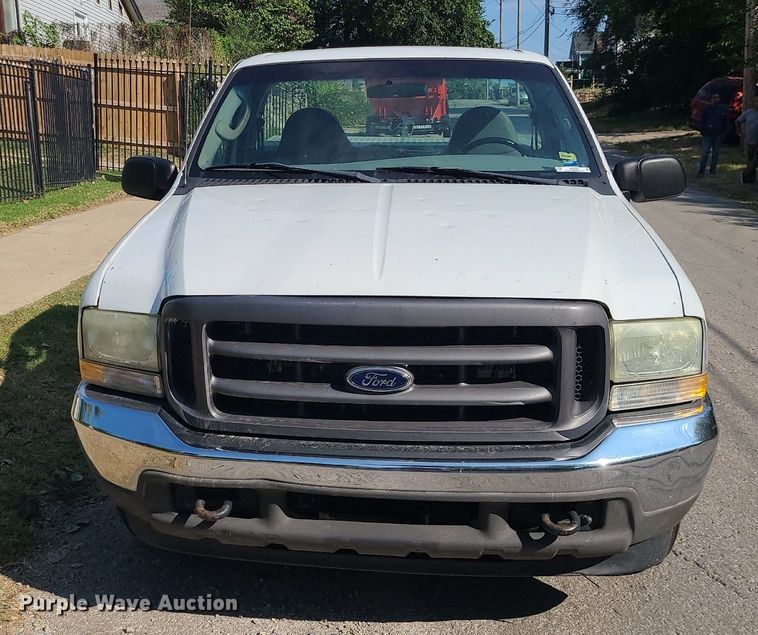 image for item MJ9350 2004 Ford F250 Super Duty XL  pickup truck