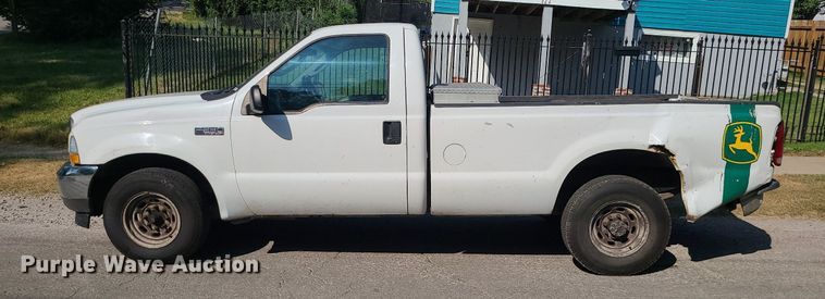 image for item MJ9350 2004 Ford F250 Super Duty XL  pickup truck