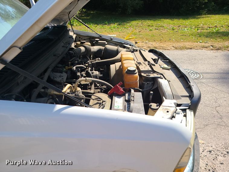 image for item MJ9350 2004 Ford F250 Super Duty XL  pickup truck