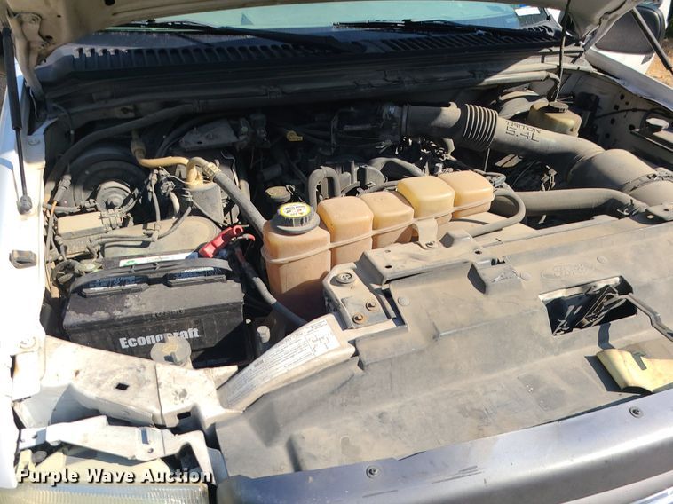 image for item MJ9350 2004 Ford F250 Super Duty XL  pickup truck