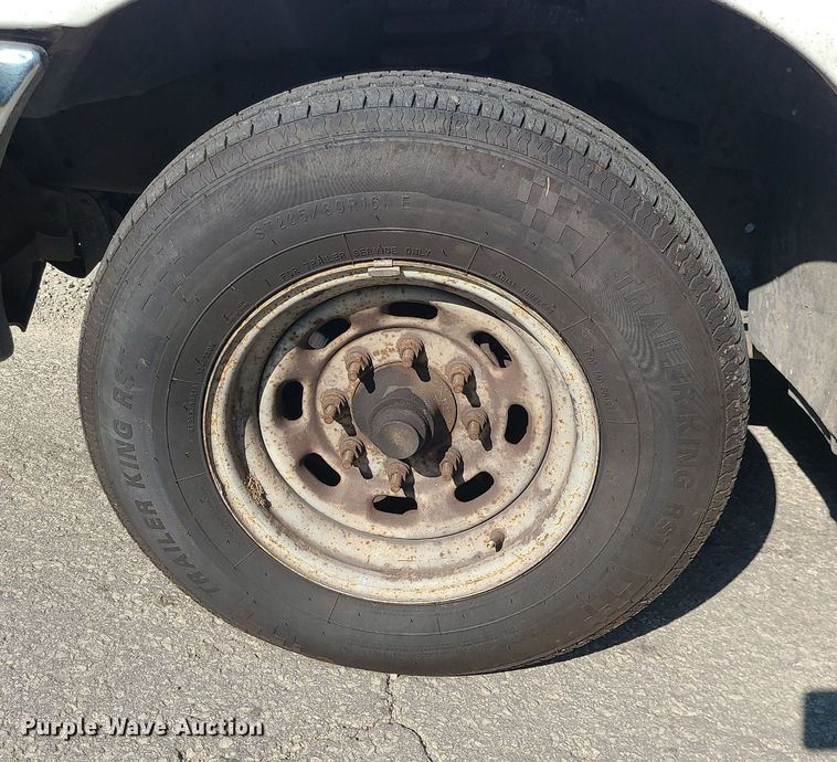 image for item MJ9350 2004 Ford F250 Super Duty XL  pickup truck