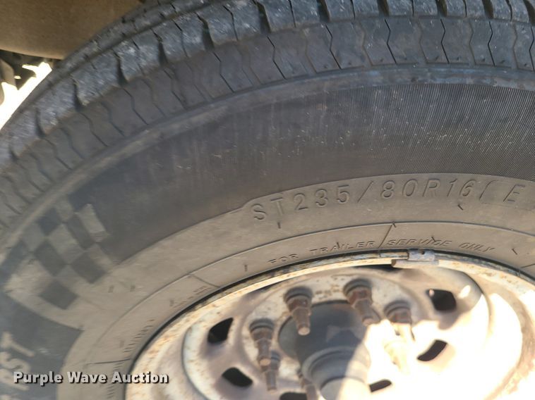 image for item MJ9350 2004 Ford F250 Super Duty XL  pickup truck