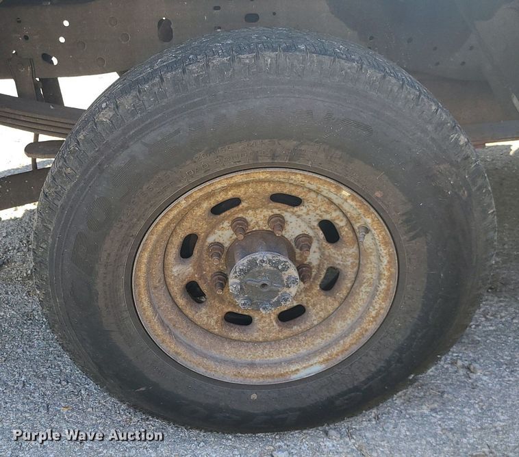 image for item MJ9350 2004 Ford F250 Super Duty XL  pickup truck