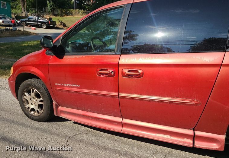 image for item MJ9351 2003 Dodge Grand Caravan EX  handicap accessible van